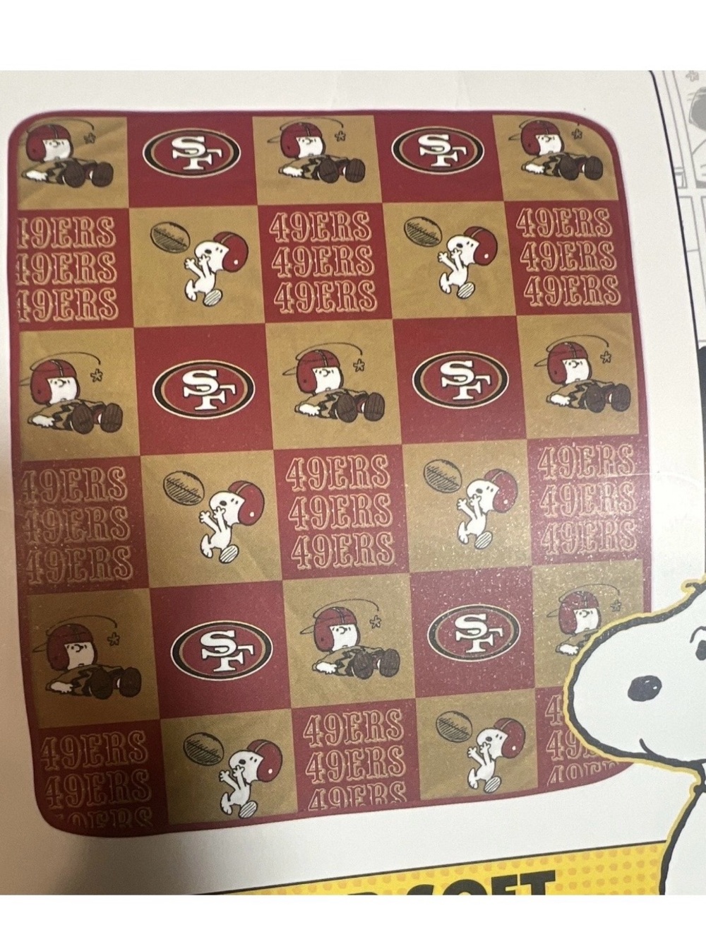 NWT Peanuts NFL San Francisco 49ers Snoopy Super Soft Plush Throw Blanket - Picture 4 of 4